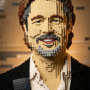 Imagem do prompt Estatuas_exact face likeness referenceinput photo