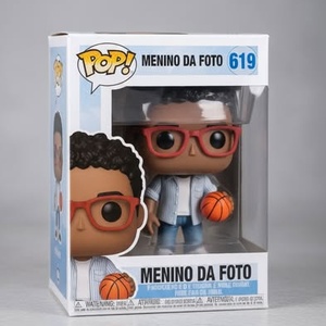 Imagem do prompt Personagens_gere imagem formato retrato apresentando