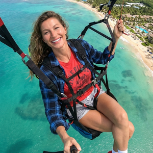 Imagem do prompt Selfie_uploaded photo only exclusive face